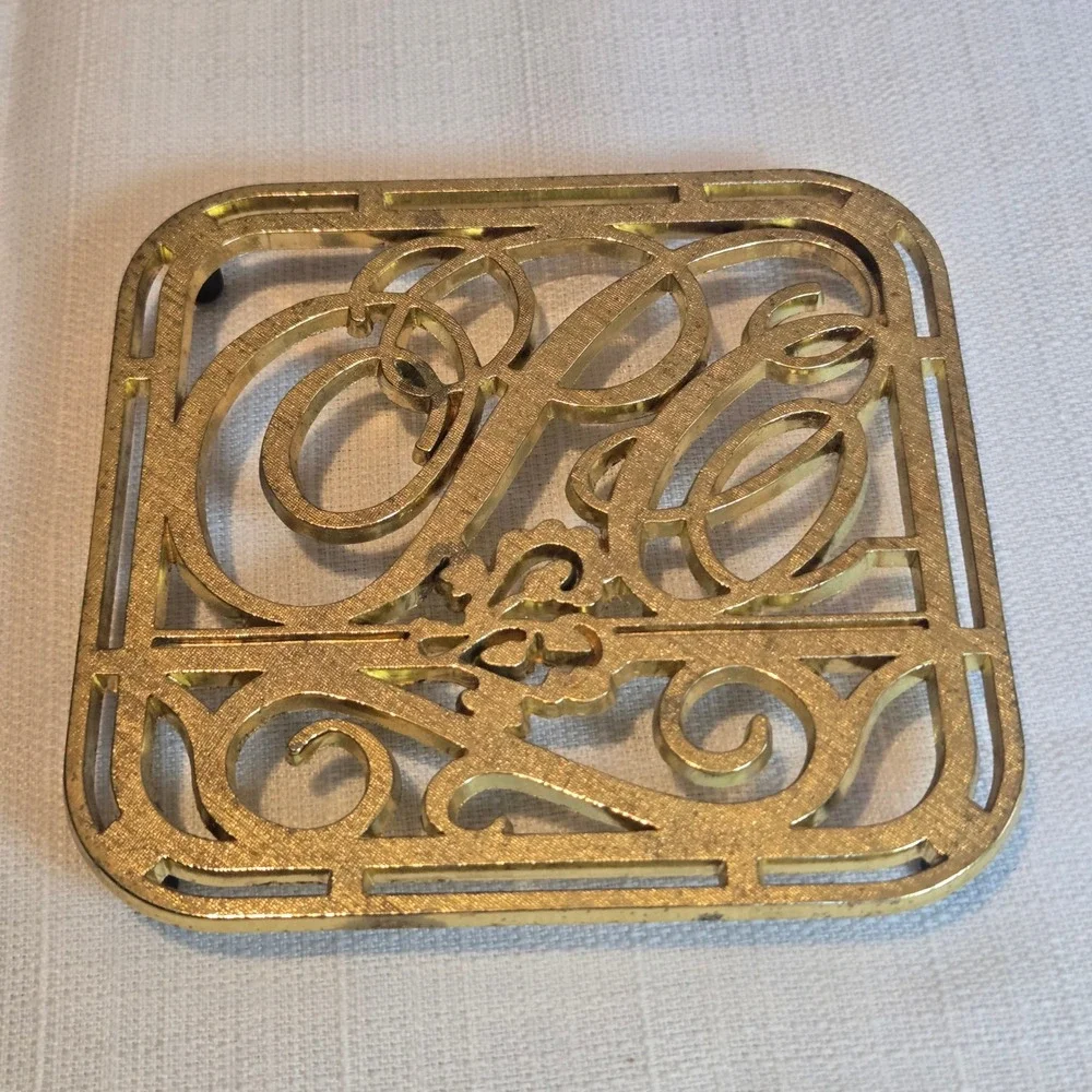 Avon 1988 President's‎ Club Holiday Gift Brass Plated Trivet Decor Christmas